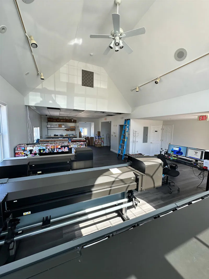 VINYLPAC shop interior view
